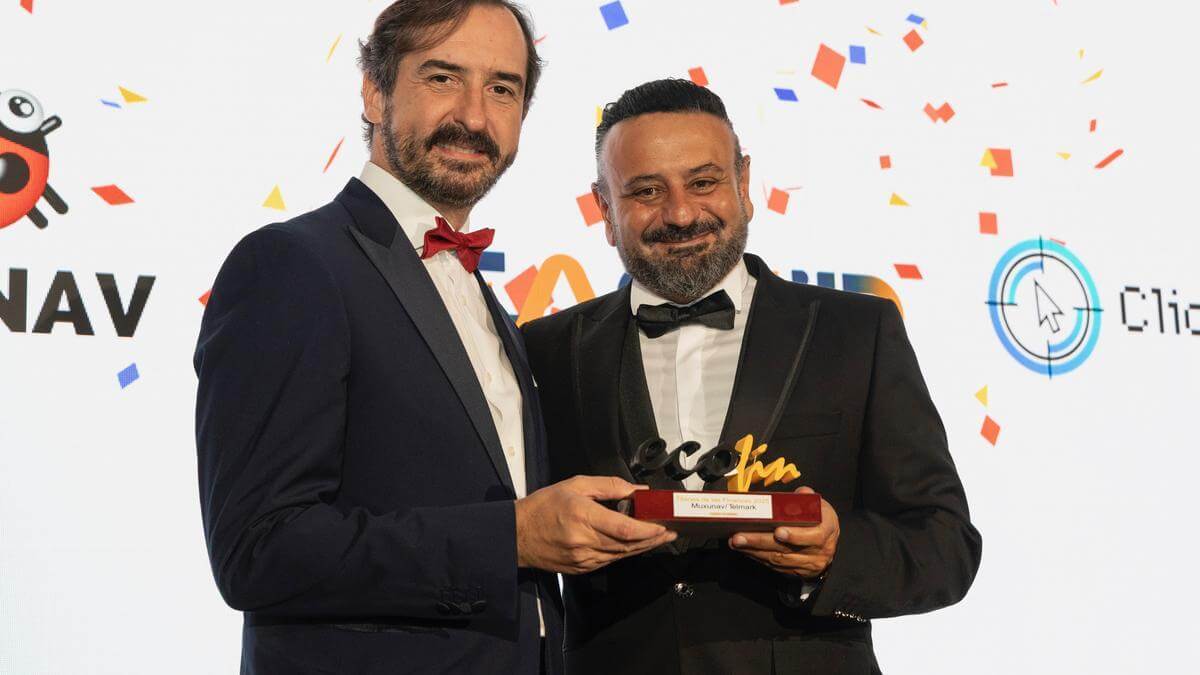 Muxunav recibe el premio Titanes de las Finanzas 2025